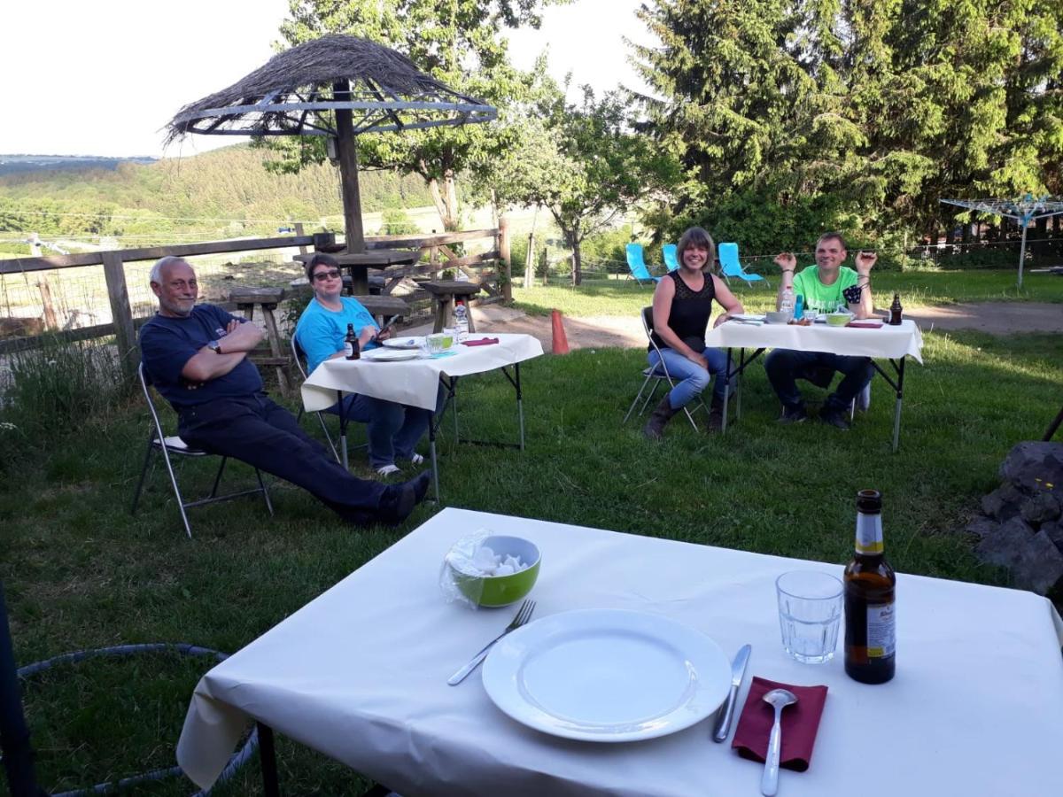 Stal-Escapade Bed and Breakfast Grosslangenfeld Exteriör bild